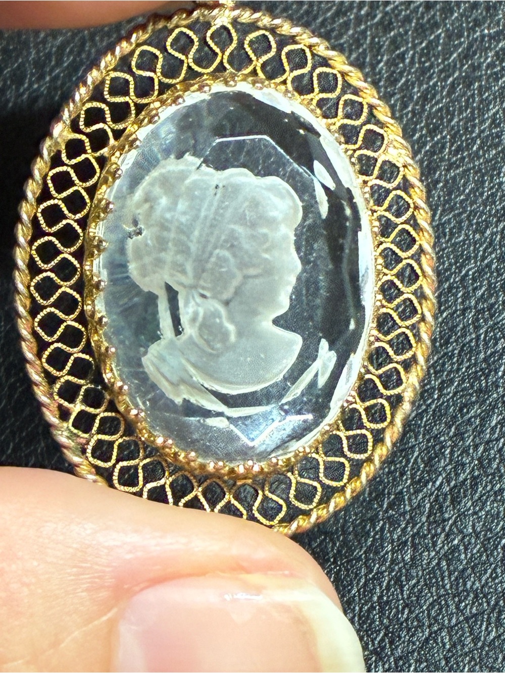 Vintage Whiting & Davis Intaglio Cameo Pendant - Picture 3 of 5